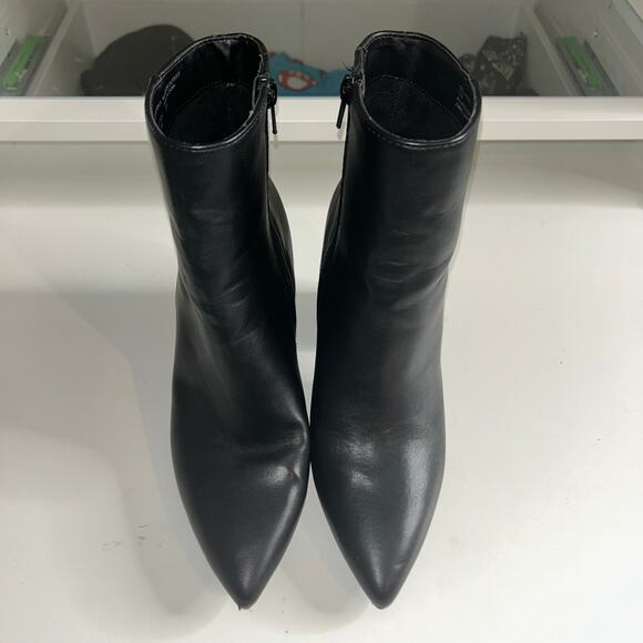 Madden Girl Black Pointed Toe Ankle Boots Women’s 7.5M Leather Zip Block Heel - Picture 1 of 9